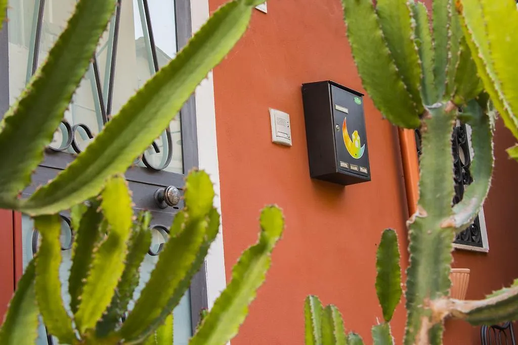 Appartement L'Appartamento Dei Buoni E Cattivi Cagliari Italië